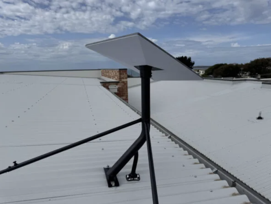 Starlink dish positioned with full sky visibility for an uninterrupted satellite connection